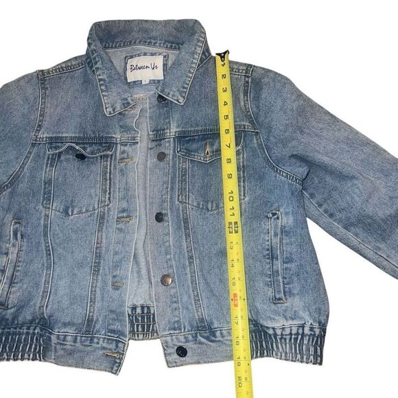 BETWEEN US slight Wash Cropped Jean Jacket Size L - Picture 7 of 7